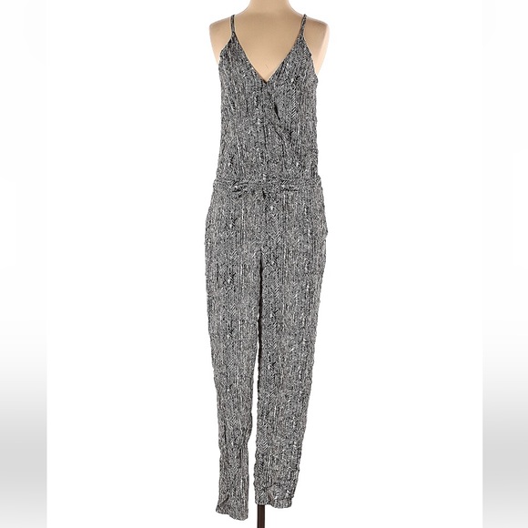 🎯NWOT Splendid Etched Arrow Print Jumpsuit Size Small - Picture 2 of 10
